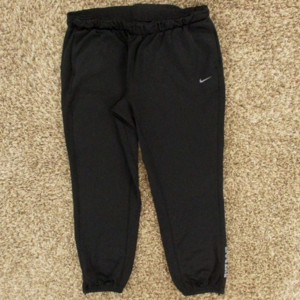 Nike Joggers Women's Medium Black Therma-Fit Cuffed Sweatpants Pants Just Do It